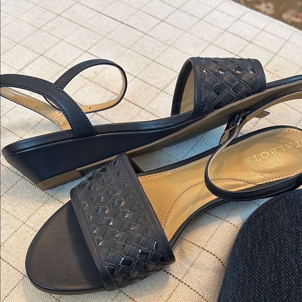 Talbots Leather Navy Blue Woven Strap Ankle-Buckle Sandals/Size 6 - Picture 3 of 6